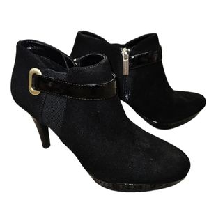 NWOT Heeled Fabric Women's Boots